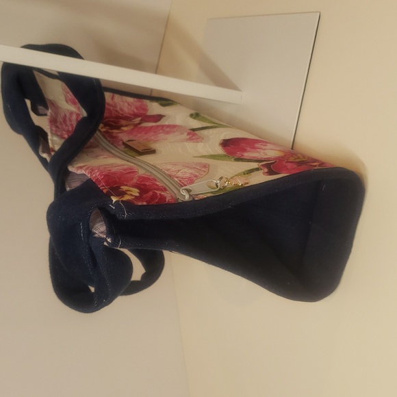 Handmade Mini Handbag - Picture 7 of 9